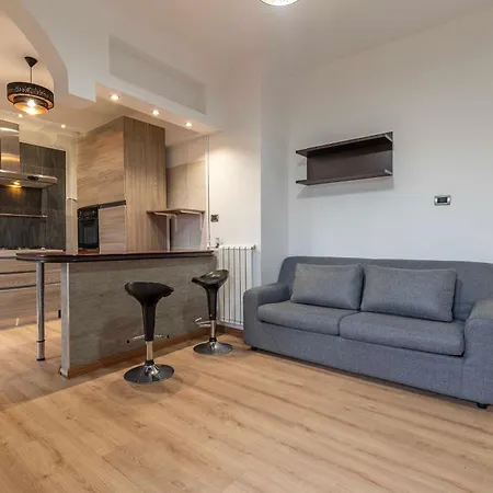 Cozy In Mestre By Bricola