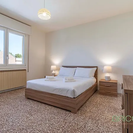 Cozy In Mestre By Bricola דירה *