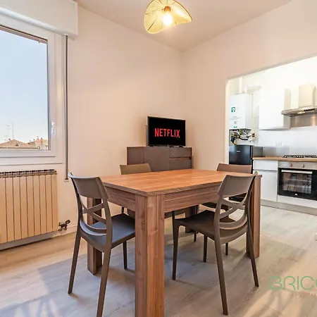 Cozy In Mestre By Bricola *