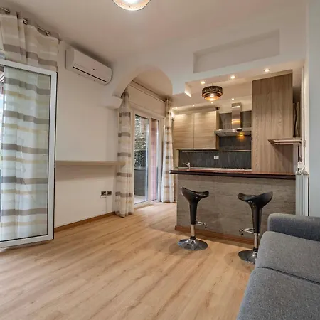 Cozy In Mestre By Bricola